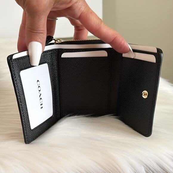 NWT Coach Small Trifold Wallet Black - Picture 3 of 7